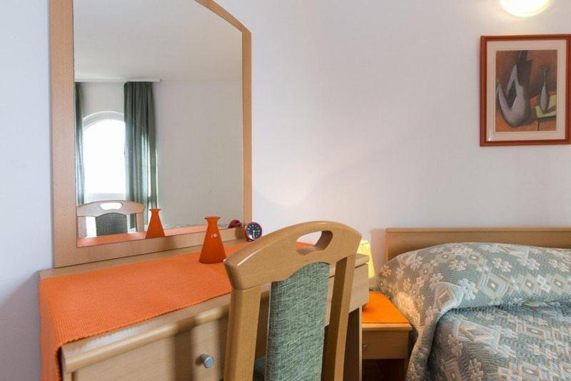 Marija F2 Apartment Krk Town Buitenkant foto